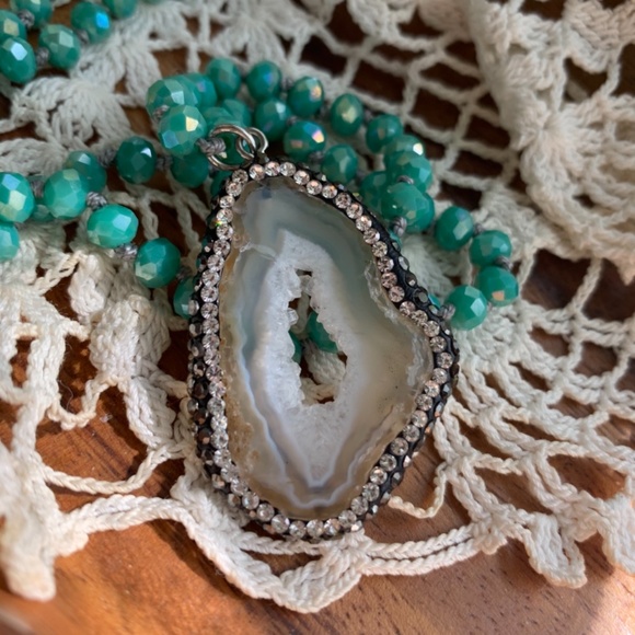 ๐HP๐Beautiful sliced Agate Geode Necklace | JG Jewels - Picture 5 of 13